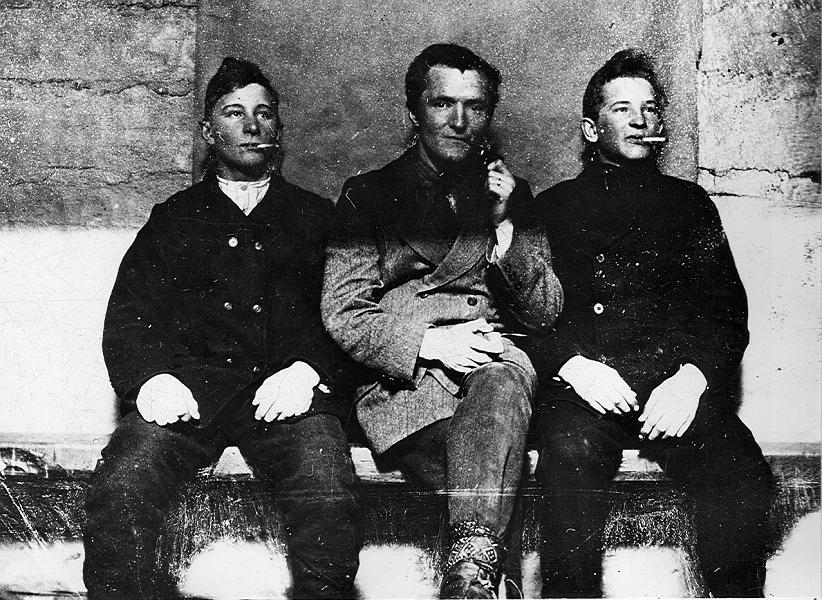 Lainio 03 E.jpg - Johannes Eriksson, J. F. Halldén och Isak Olla.